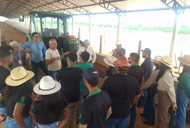 Alunos de Engenharia Agronômica do Campus Piranhas visitam propriedades rurais em Pernambuco e Paraíba