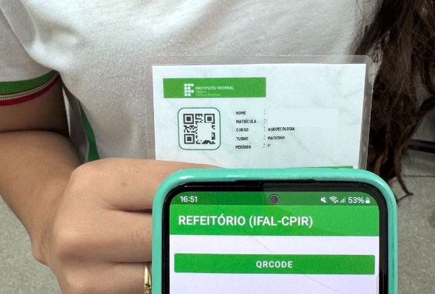 Estudantes do Ifal Piranhas recebem carteirinhas com QR Code para acesso à alimentação escolar