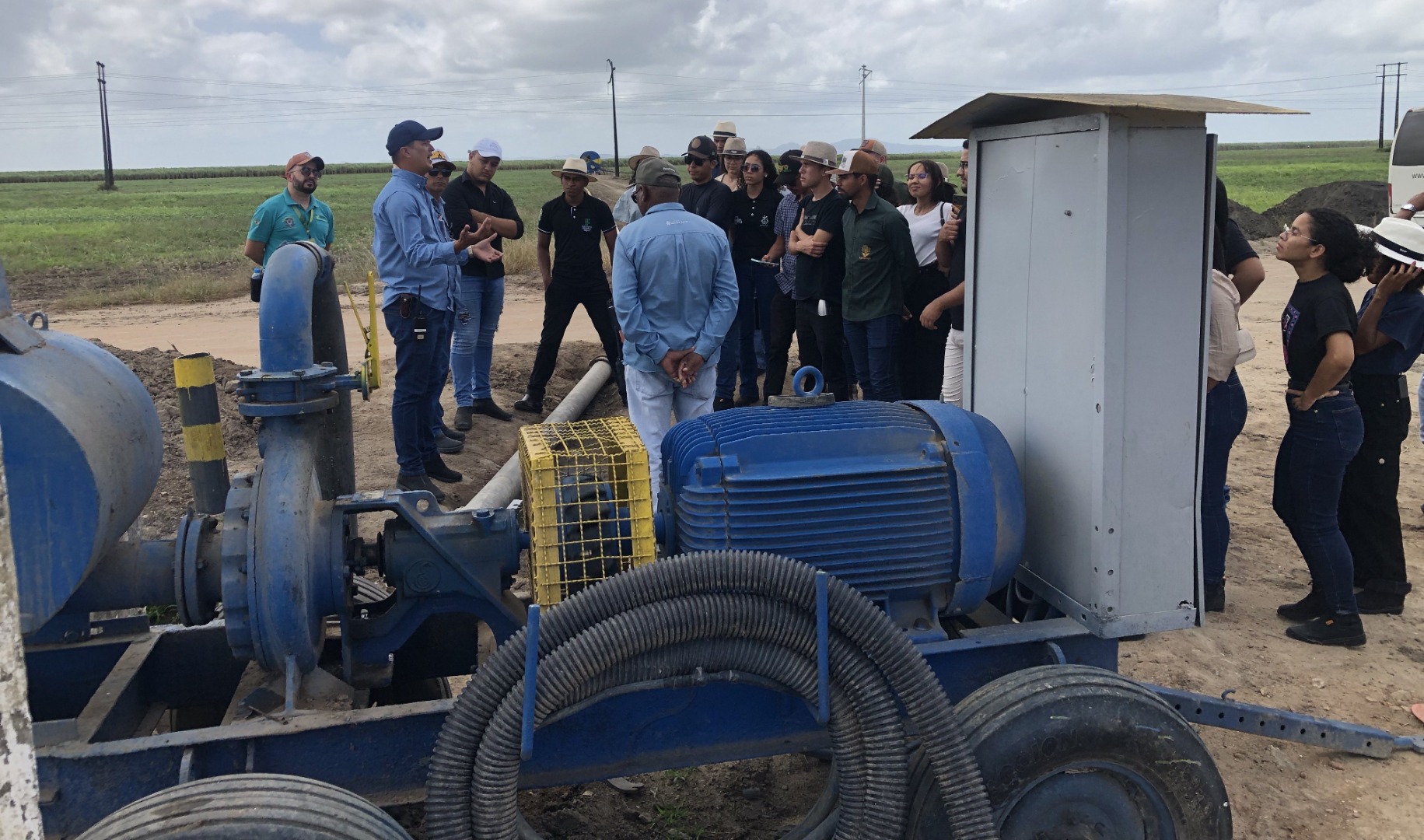 Os alunos foram recepcionados e acompanhados pelos funcionários da Caeté, Marcelo Augusto, Vinicius Gomes, Carlos Humberto e João José.jpeg