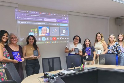 No último encontro de 2025 o grupo analisou a obra “Ainda estou aqui.jpeg