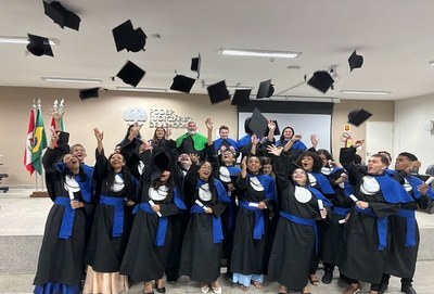 Novos técnicos em Informática comemoram a certificação pelo Ifal- Rio Largo