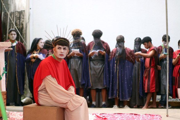 Estudante Éric Bernardo no papel de Édipo Estudante Éric Bernardo no papel de Édipo