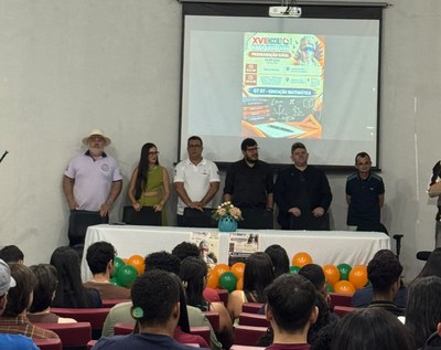 Mesa de abertura do evento científico