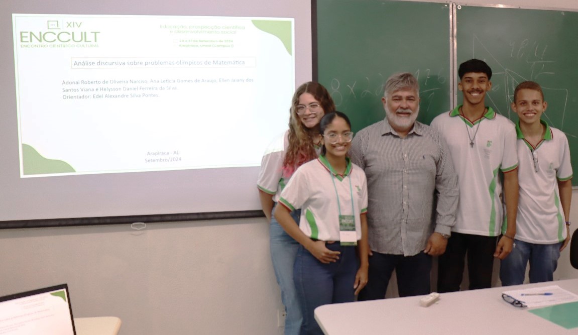 Grupo apresentou o trabalho Análise discursiva sobre problemas olímpicos de Matemática.jpg