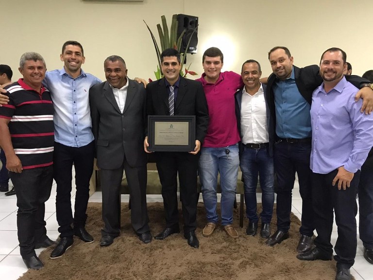 Gilberto Gouveia recebe título de cidadão honorário de Santana do Ipanema