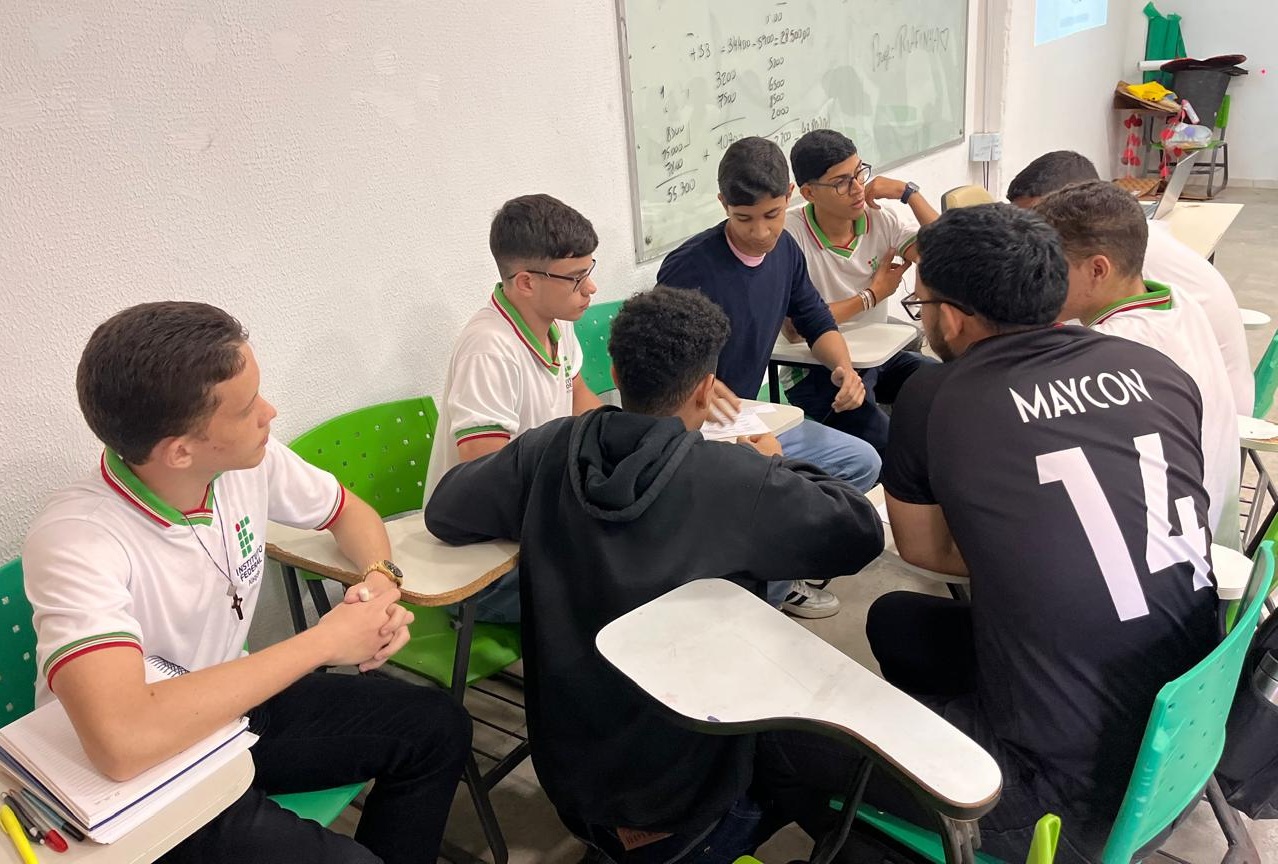 Estudantes que compõe a equipe são todos do segundo ano do curso técnico em Administração.jpeg