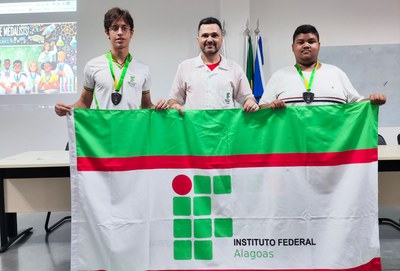 Medalhistas do TNF com o professor José Carlos