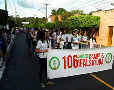 Alunos e servidores do campus participaram do Desfile cívico comemorativo da emancipação política de Satuba