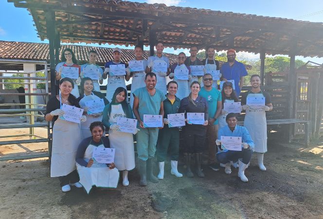 Participaram da capacitação 16 alunos do curso técnico em agropecuária