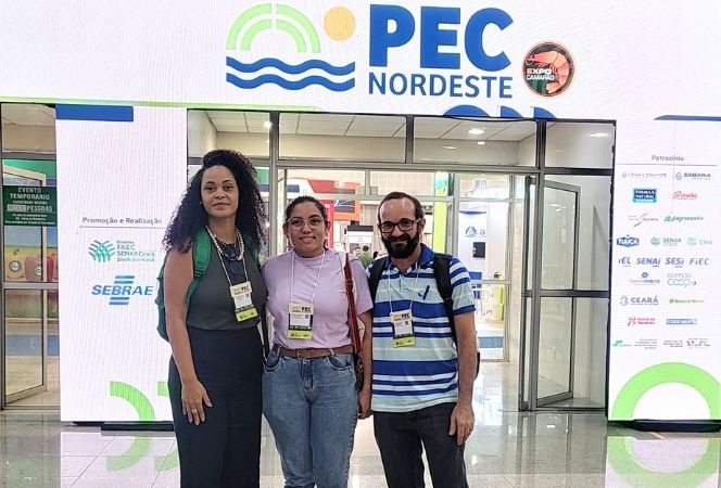 Professora Tâmara Lúcia, estudante de Tecnologia em Laticínios Michelly Andrade e técnico em agropecuária César Luís