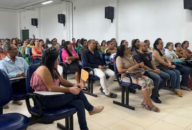 Reunião de pais, maes e responsaveis