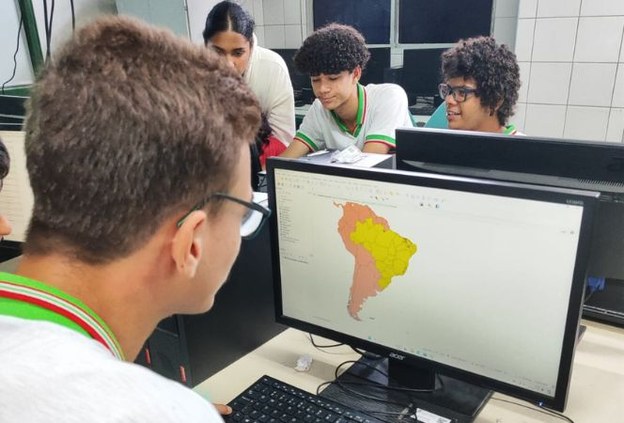 Geotecnologias na sala de aula: estudantes do Ifal aprendem a desenvolver mapas com softwares especializados