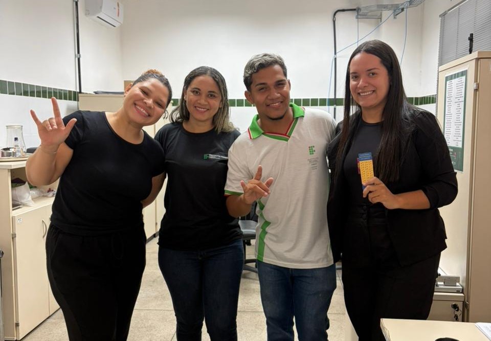 Atividade em alusão ao Dia Nacional de Libras no Campus Viçosa  (3).jpeg