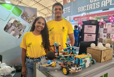 Professores e estudantes do ensino médio integrado dos campi Benedito Bentes, Piranhas e Maragogi expuseram pesquisas e produções de ciência maker