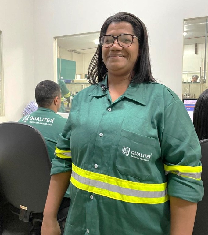 Verônica Menezes, responsável pela coordenação do laboratório lembrou que os colegas ficaram entusiasmados com o curso de Libras ofertado pelo Ifal.jpeg Verônica Menezes, responsável pela coordenação do laboratório lembrou que os colegas ficaram entusiasmados com o curso de Libras ofertado pelo Ifal.jpeg
