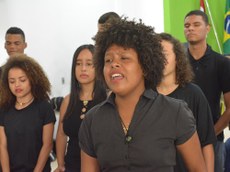 Rebeca Lima, do Coral Por Em Canto - Campus Marechal Deodoro.