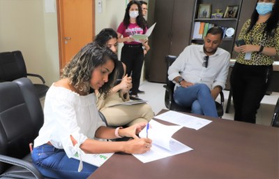 A nova assistente do Camupus São Miguel, Anne Karoline, é esposa do professor Walker Araújo, do Campis Marechal Deodoro.JPG