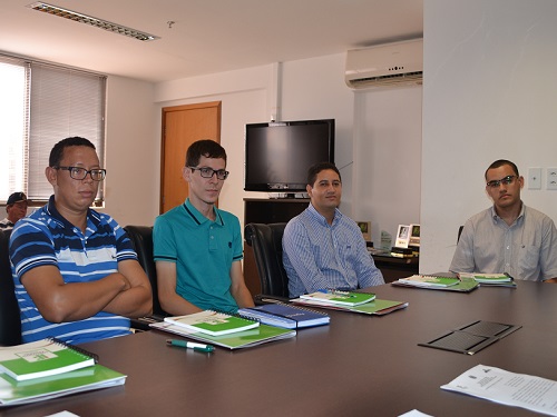 Cristovão Bertoldo, Edifabio Pereira, Anthony Vilela e Wellton Amorim são os quatro assistentes administrativos empossados nesse dia 19.JPG