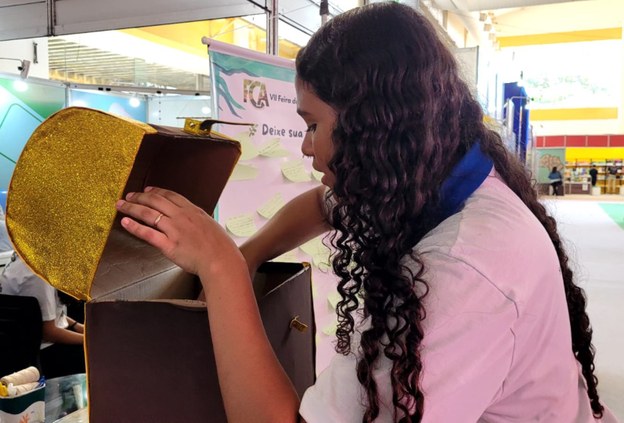 Campus Marechal leva poesia e baú de leitura para a Bienal do Livro