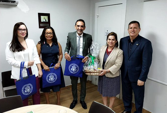 Comitiva do Ifal é recebida no Consulado dos Estados Unidos, em Recife