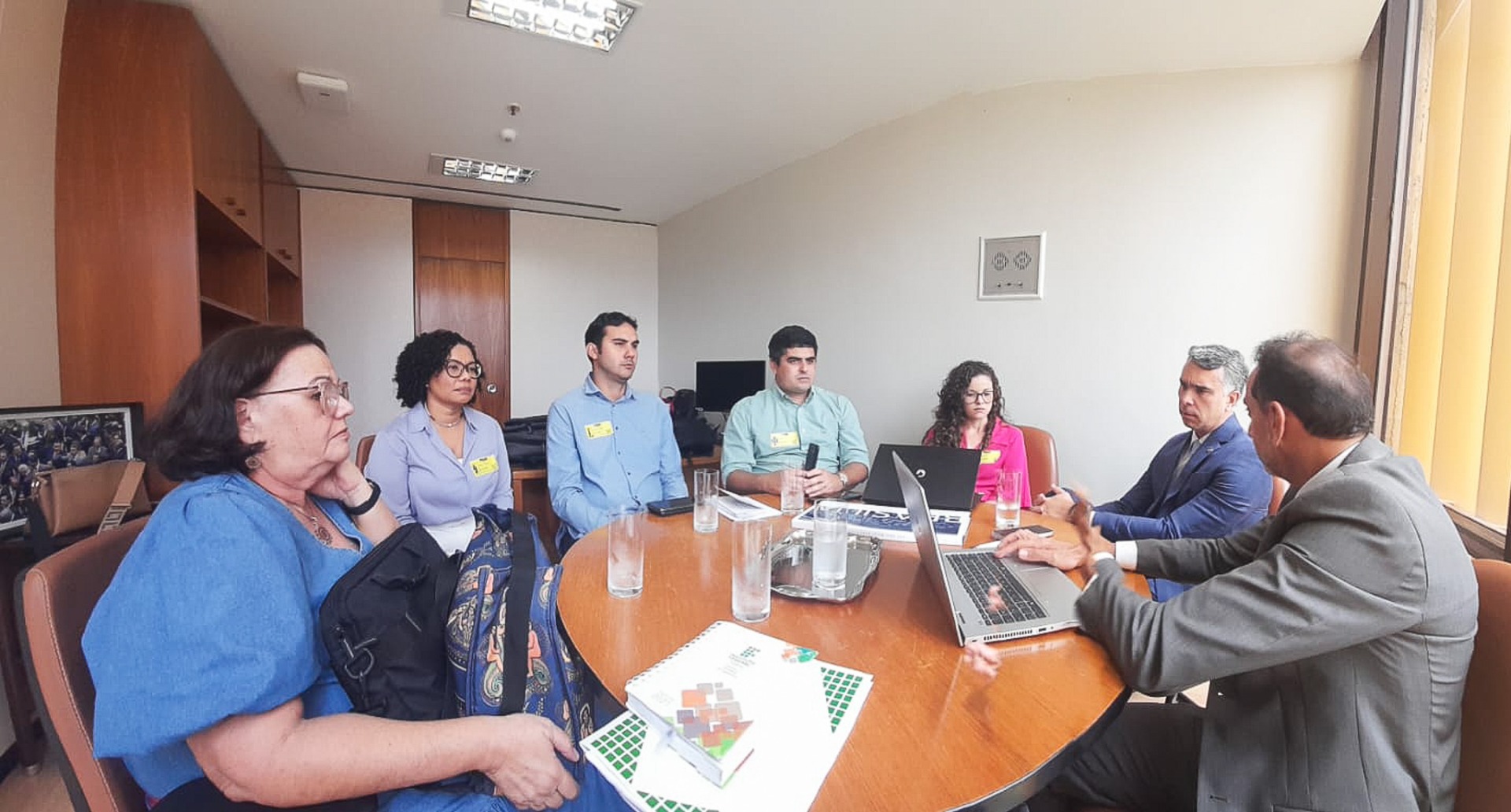 Representantes do Ifal reunidos no gabinete do deputado Rafael Brito