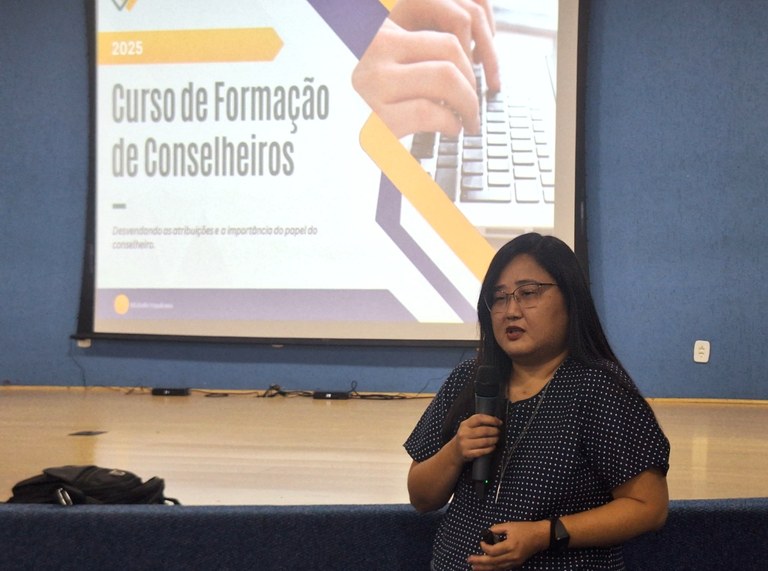 Michelle Eiko Hayakawa foi a palestrante da formação.jpeg