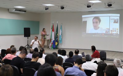 Atividade contou participação remota de egressa do Campus Palmeira, Laura Emília Araújo, que relatou sua entrada na internacionalização.JPG