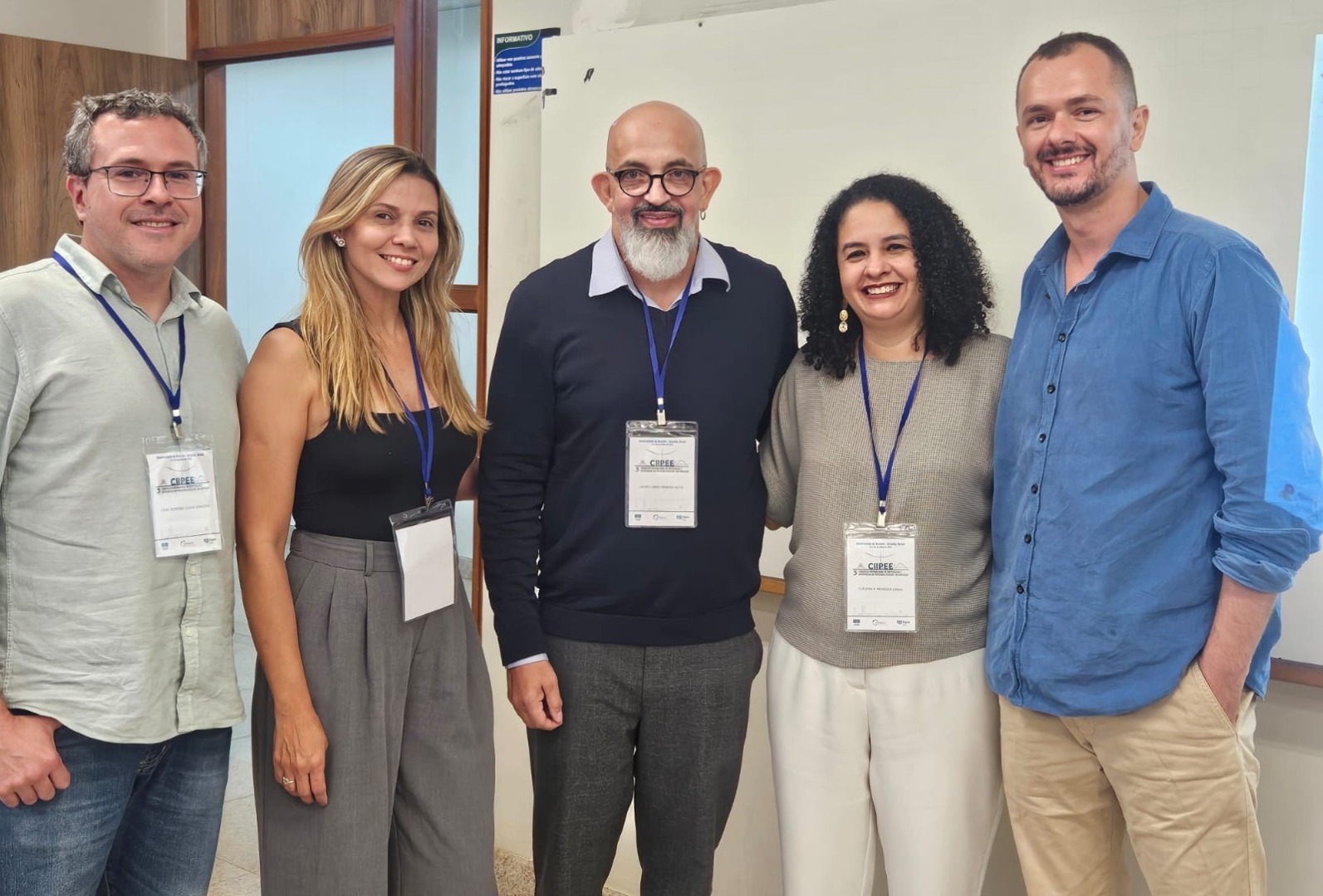 (No centro) Lauro Lopes foi coordenador e mediador em dois simpósios no evento.jpg