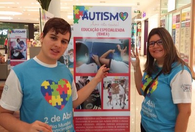 Com filho autista, Mônica Ximenes procurar compartilhar informações e inclusão de pessoas na mesma situação.jpg