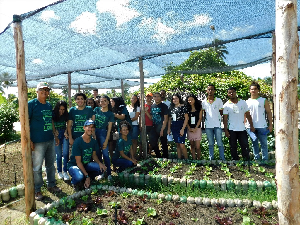 Oficina de Unidade de Produção Agroecológica Integrada e Sustentável (Pais), coordenada pelo professor Alcides Militão,  foi a primeira atividade da Mostra.JPG