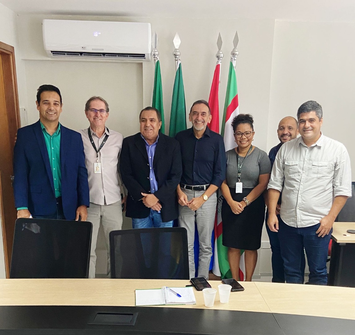 Equipe do Ifal, deputado Inácio Loiola e o jornalista Igor Leonardo