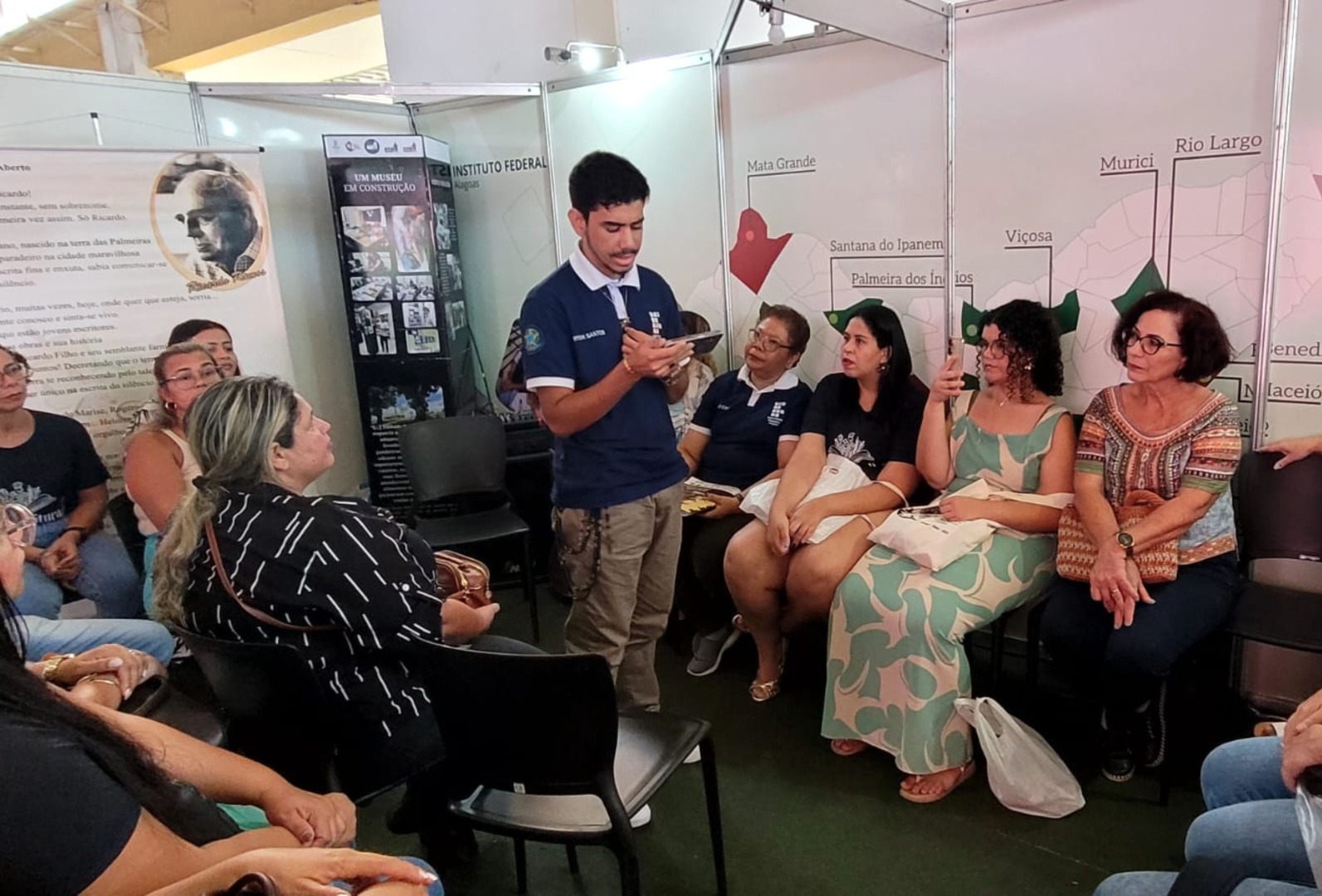 Sarau itinerante na Bienal Internacional do Livro