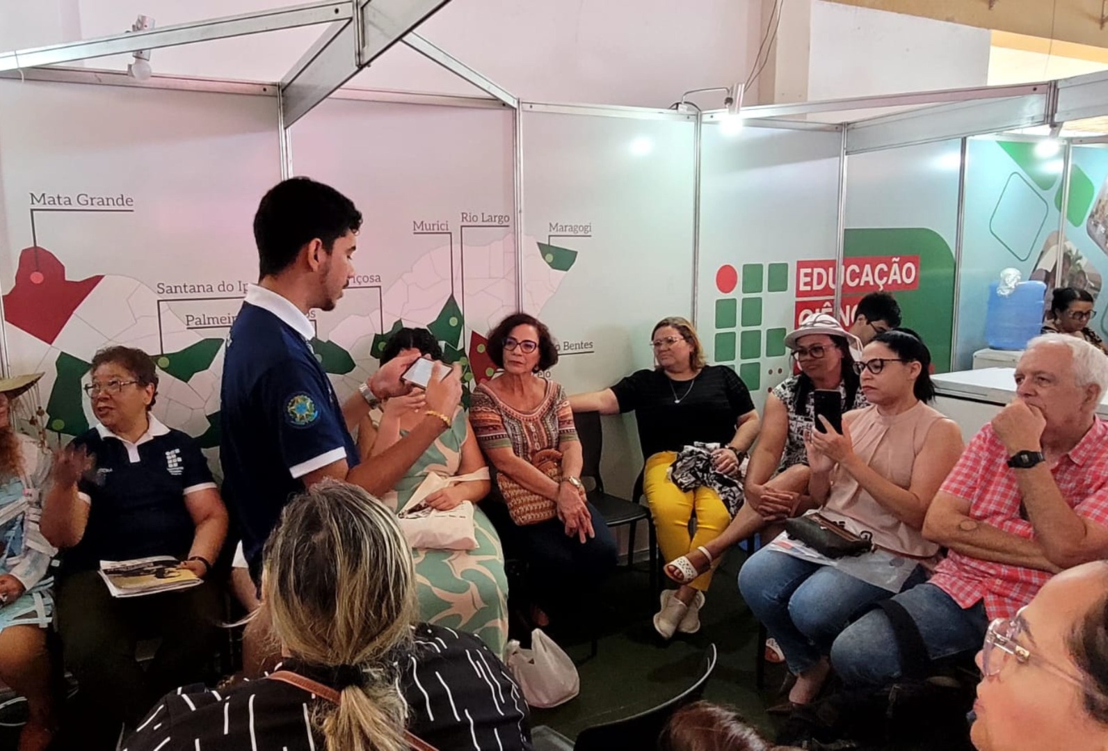 Sarau itinerante na Bienal Internacional do Livro