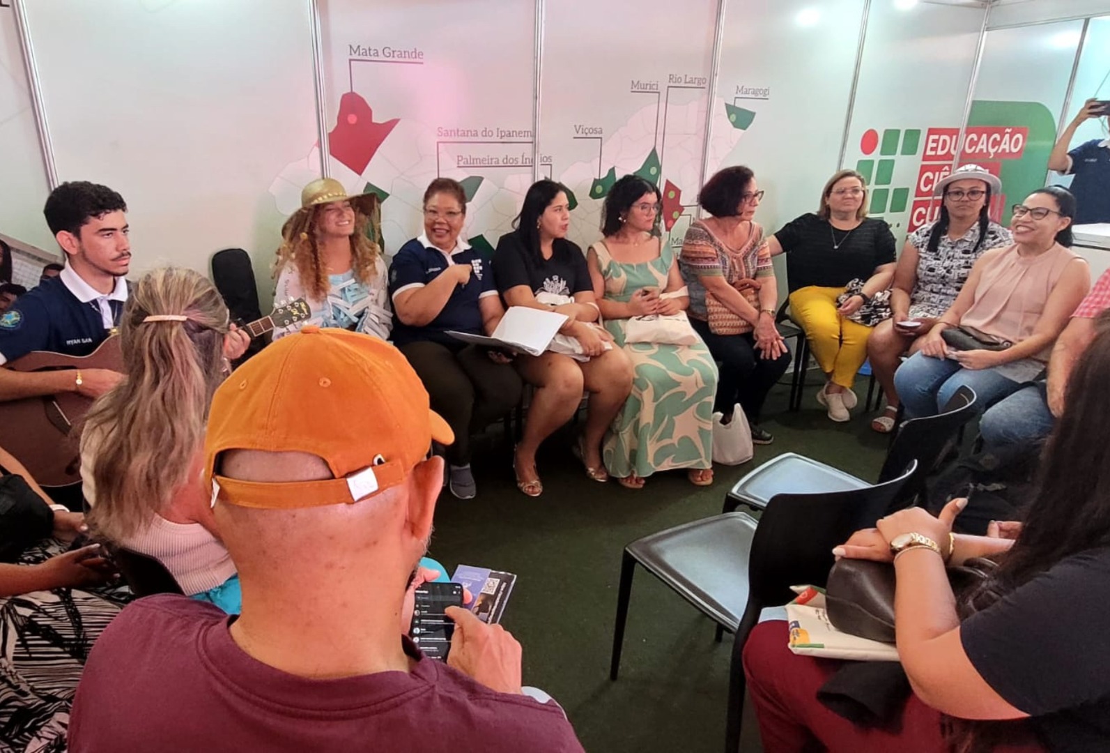 Sarau itinerante na Bienal Internacional do Livro