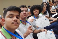 Entrega de medalhas em cerimônia na Universidade Federal de Alagoas