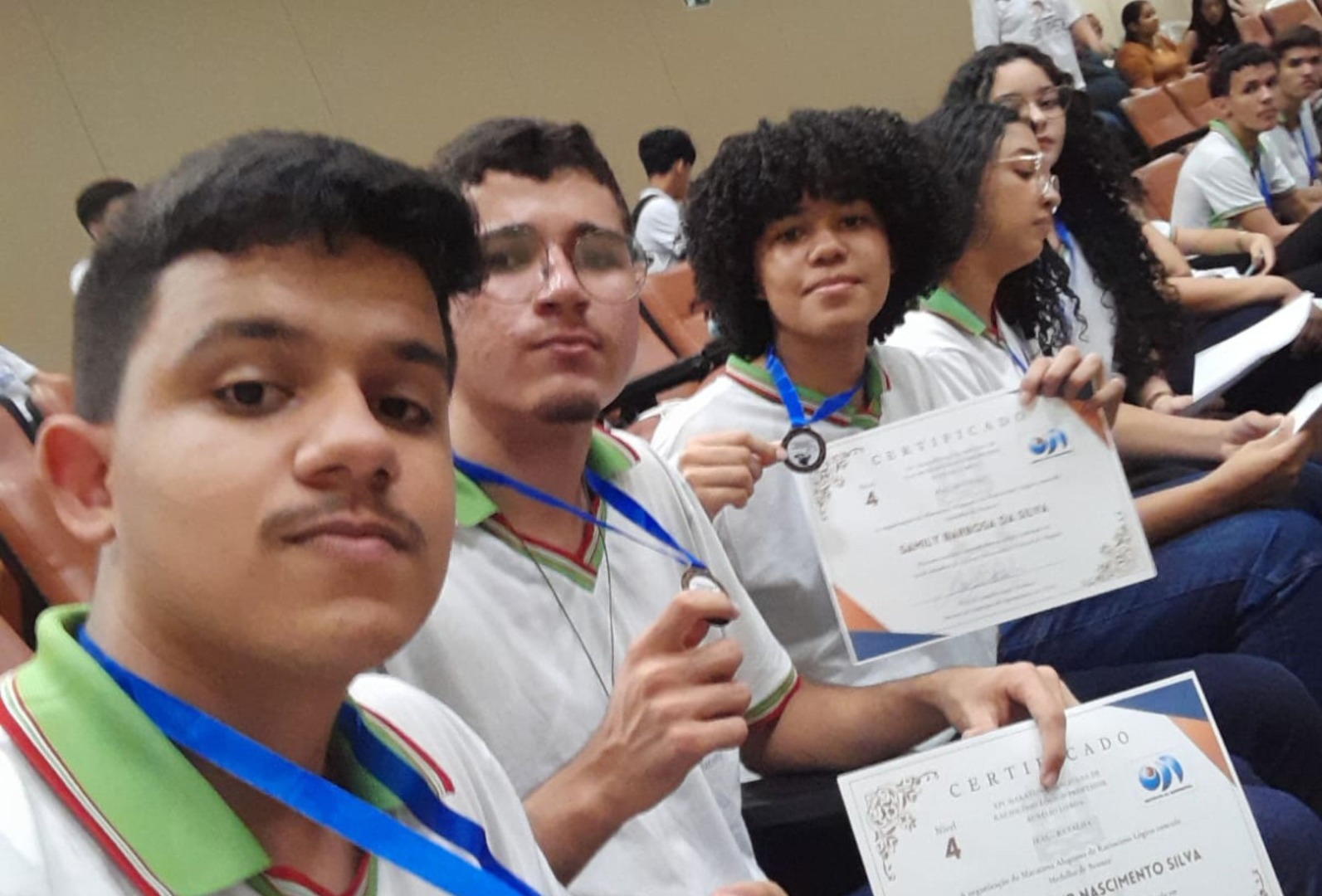 Entrega de medalhas em cerimônia na Universidade Federal de Alagoas