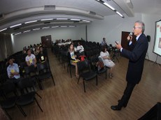 Mário Calheiros, presidente da Uniprópolis  apresenta experiência