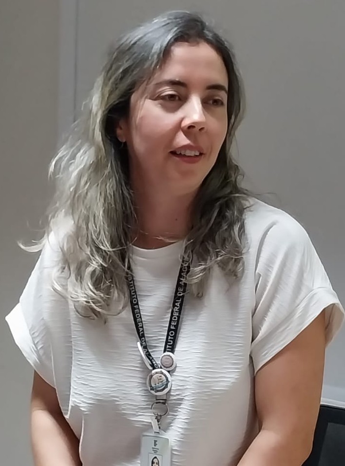 Poliana Urtiga,  técnica em design gráfico do Campus Maceió