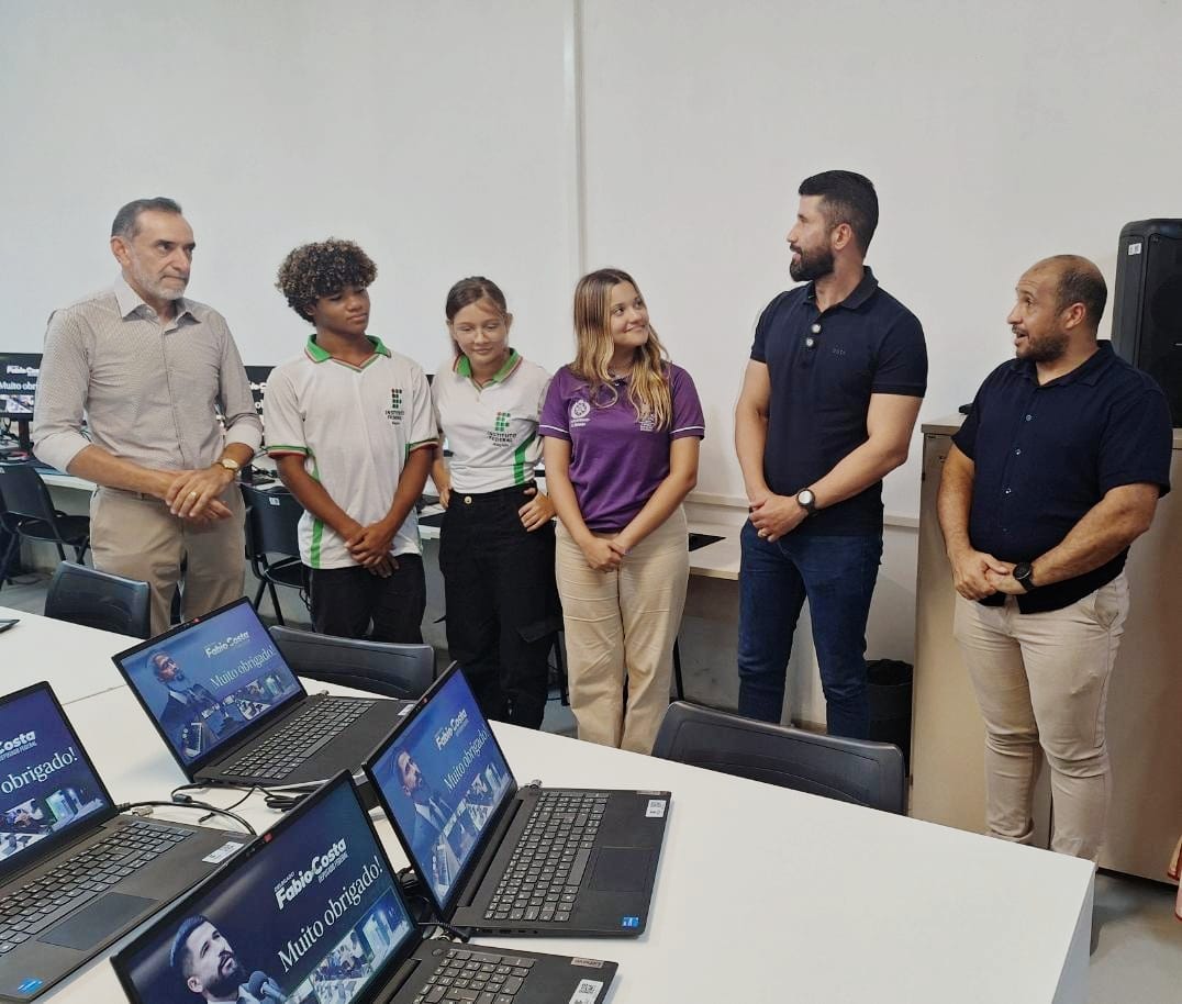 Entrega de equipamentos