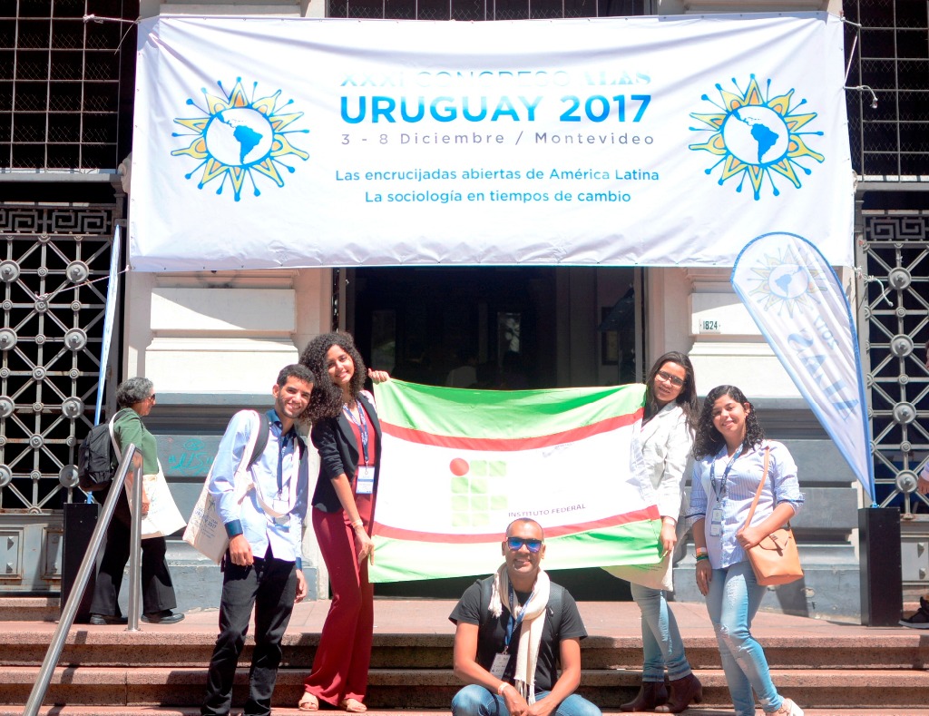 Equipe do Ifal em congresso no Uruguai