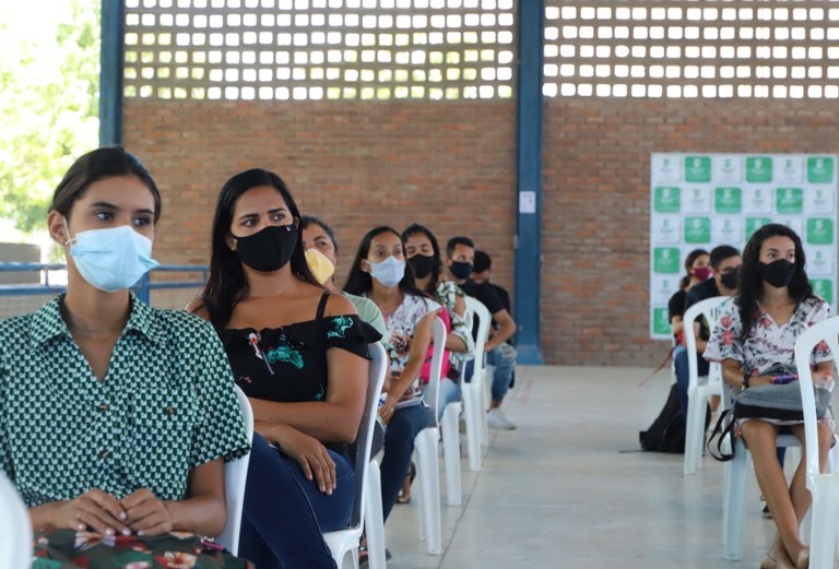 Turmas são formadas por pessoas de Ensino Fundamental completo e beneficiários do Auxílio Brasil.JPG