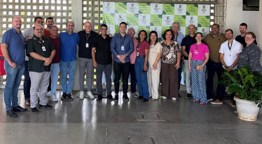Equipe sistêmica do Ifal e servidores do Campus Coruripe celebram investimentos Equipe sistêmica do Ifal e servidores do Campus Coruripe celebram investimentos