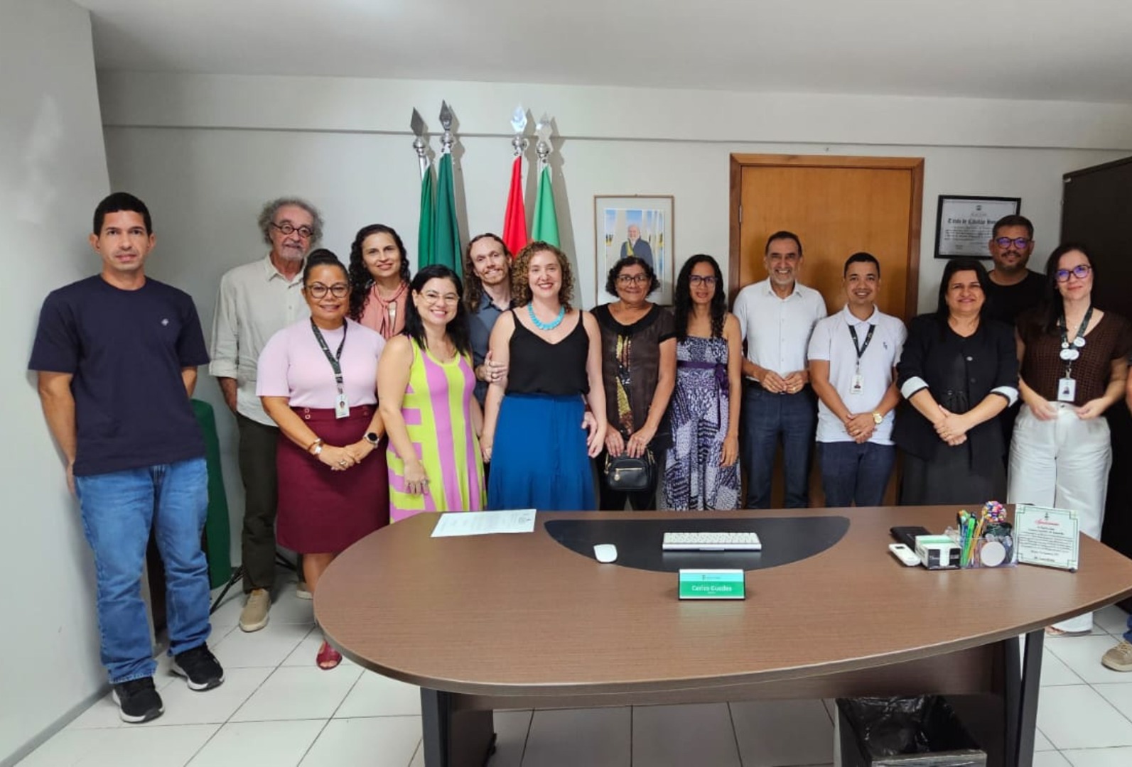 Novos servidores e participantes da cerimônia de posse