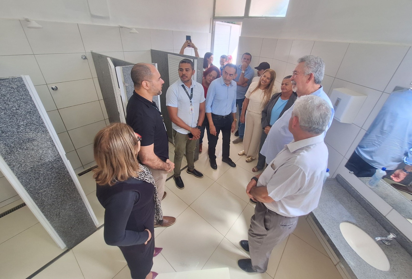 Comunidade acadêmica comemora entrega dos equipamentos educacionais