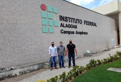 Campus Arapiraca recebe técnicos para planejamento de instalação de kits.jpeg