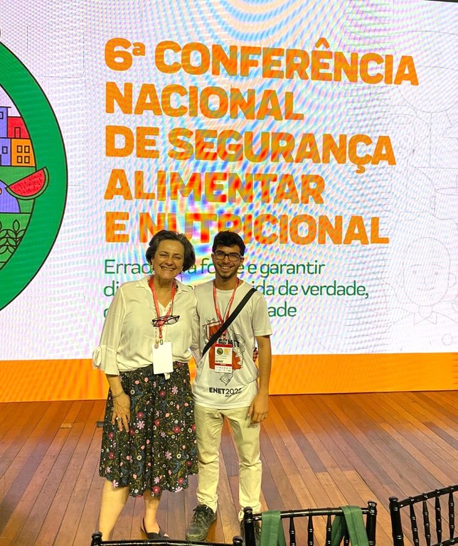 Oliver Lopes com a Presidenta do Conselho Nacional de Segurança Alimentar e Nutricional (CONSEA) - Elisabetta Recine.jpg