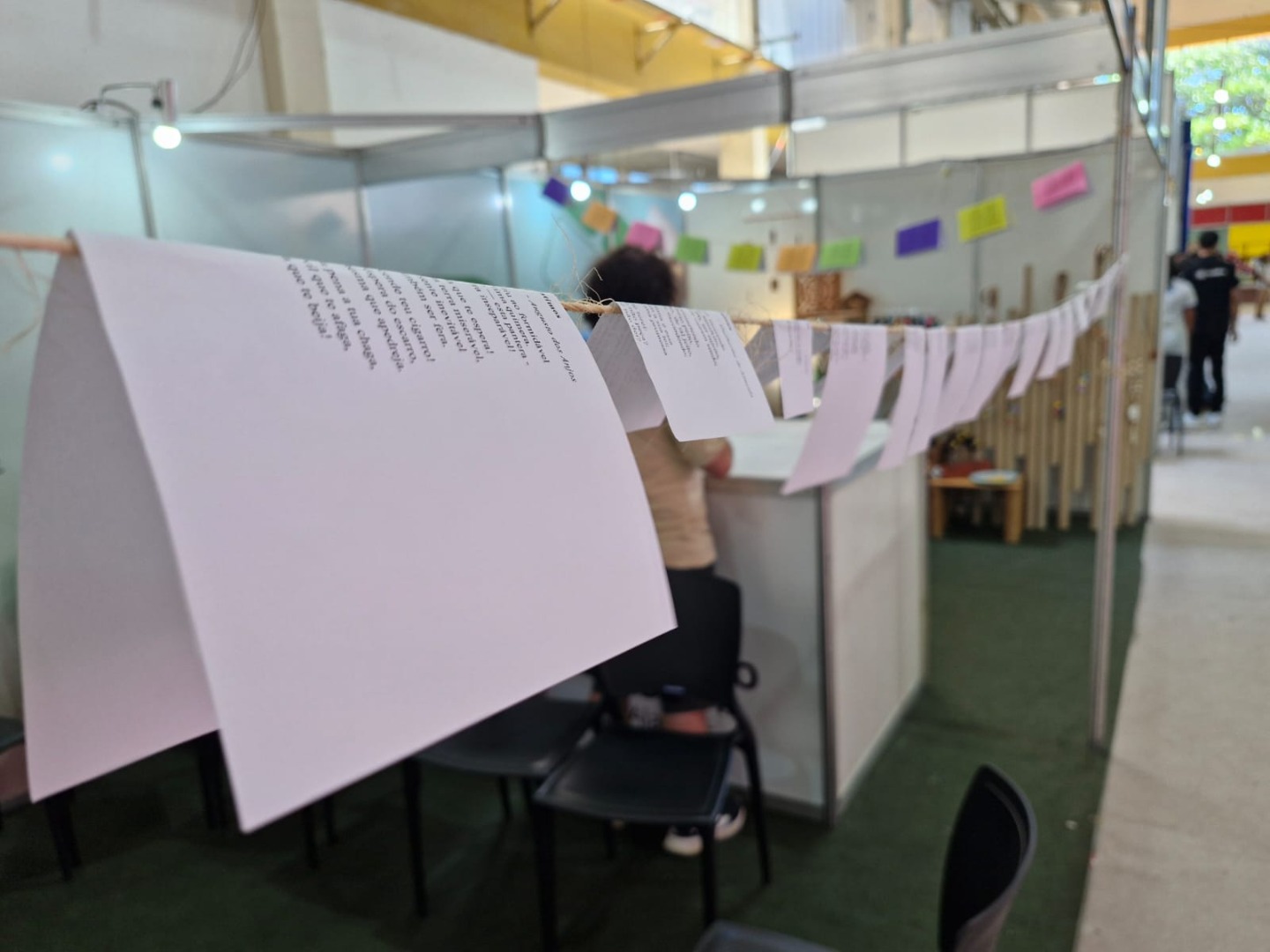 Poesias penduradas.jpeg