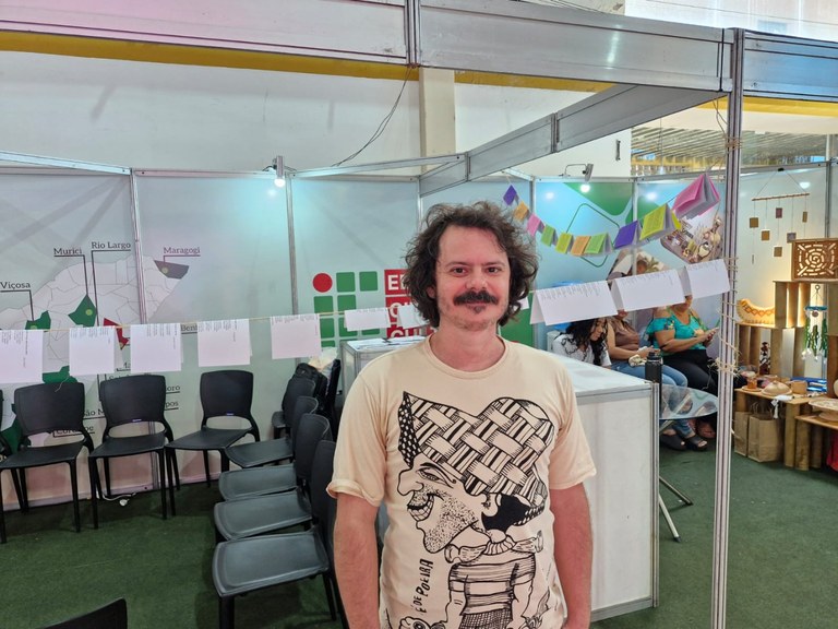 Professor Luis Fontes, organizador do Sarau.jpeg