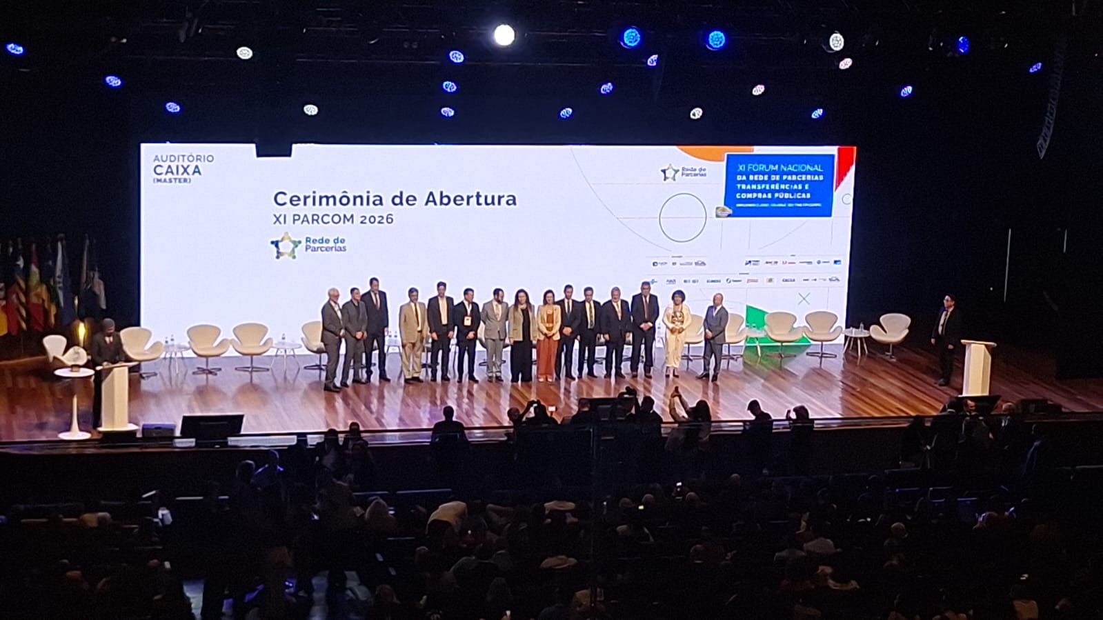 Mesa de abertura do evento.jpeg