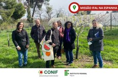 Visita-centros-Conif-a-España-Agraria.jpg